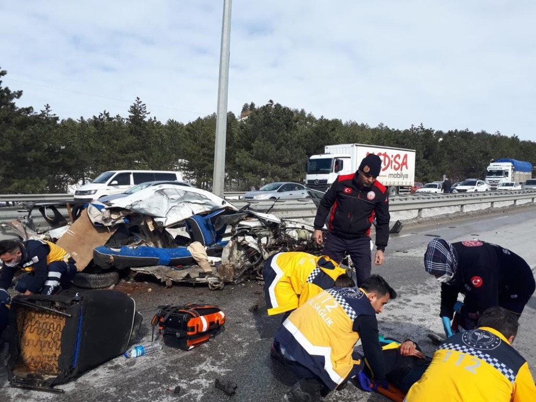 Çorum’da feci kaza: Ölü ve yaralılar var