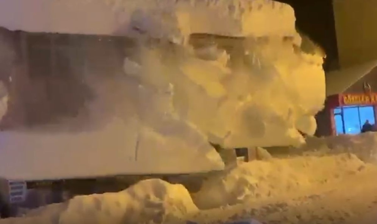 Çatılardaki tehlike kameralara yansıdı