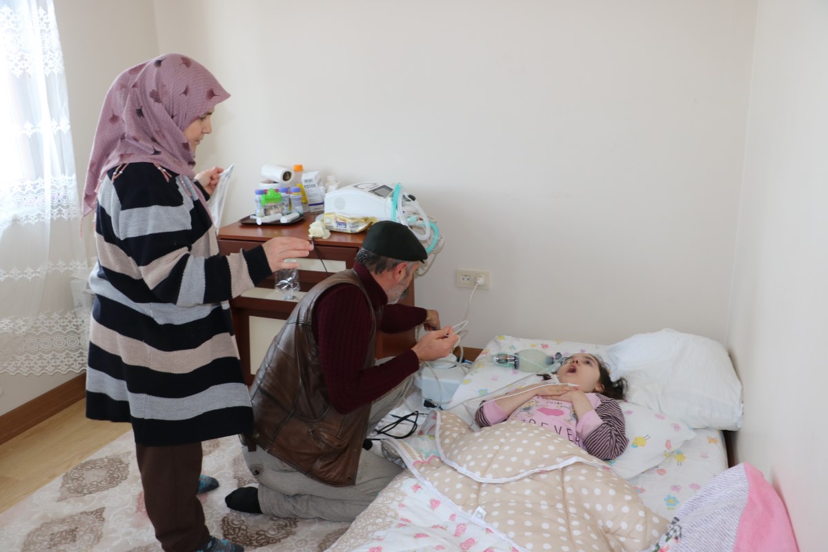 Sıla'nın hayatı adeta elektriğe bağlı