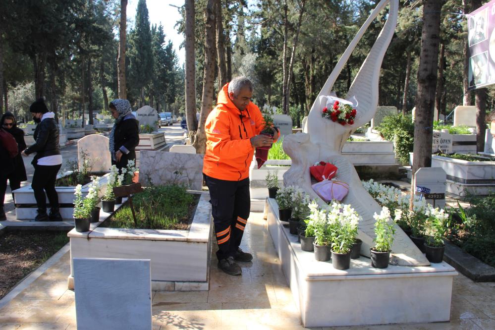 Özgecan, ölümünün 7’nci yılında mezarı başında anıldı