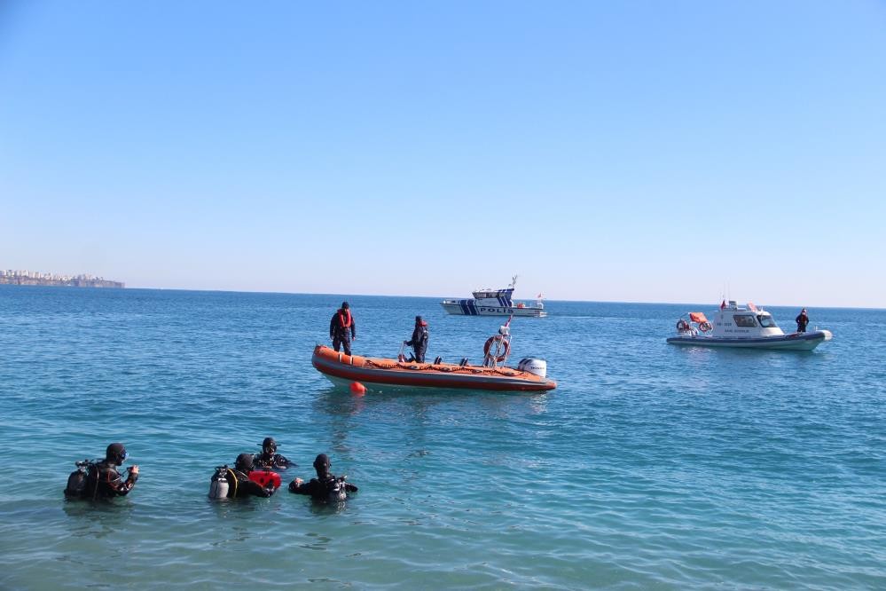 Antalya’da gözü yaşlı anne 41 gündür haber alamadığı oğlunu 50 bin TL ödül ile arıyor