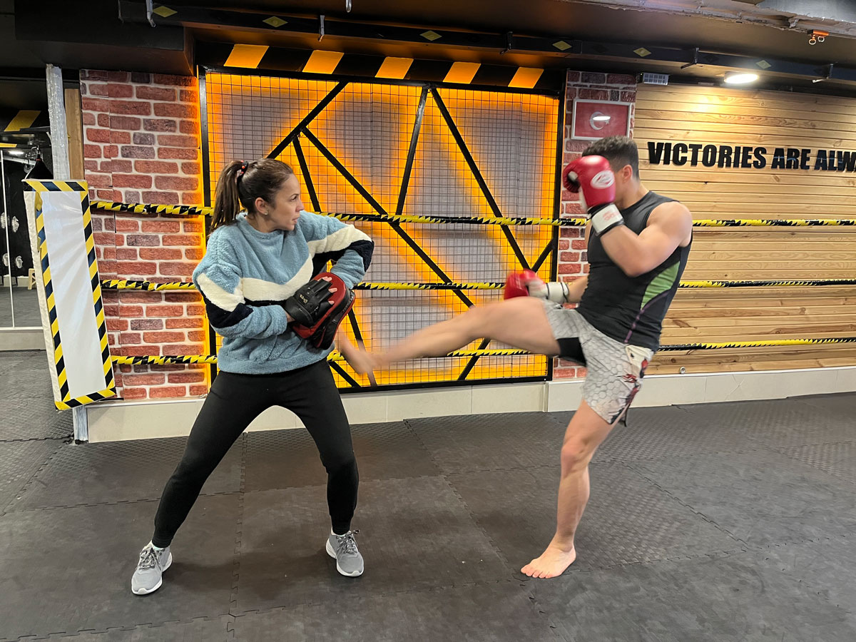 Gündüz sanayide, akşam ringde mücadele ediyor