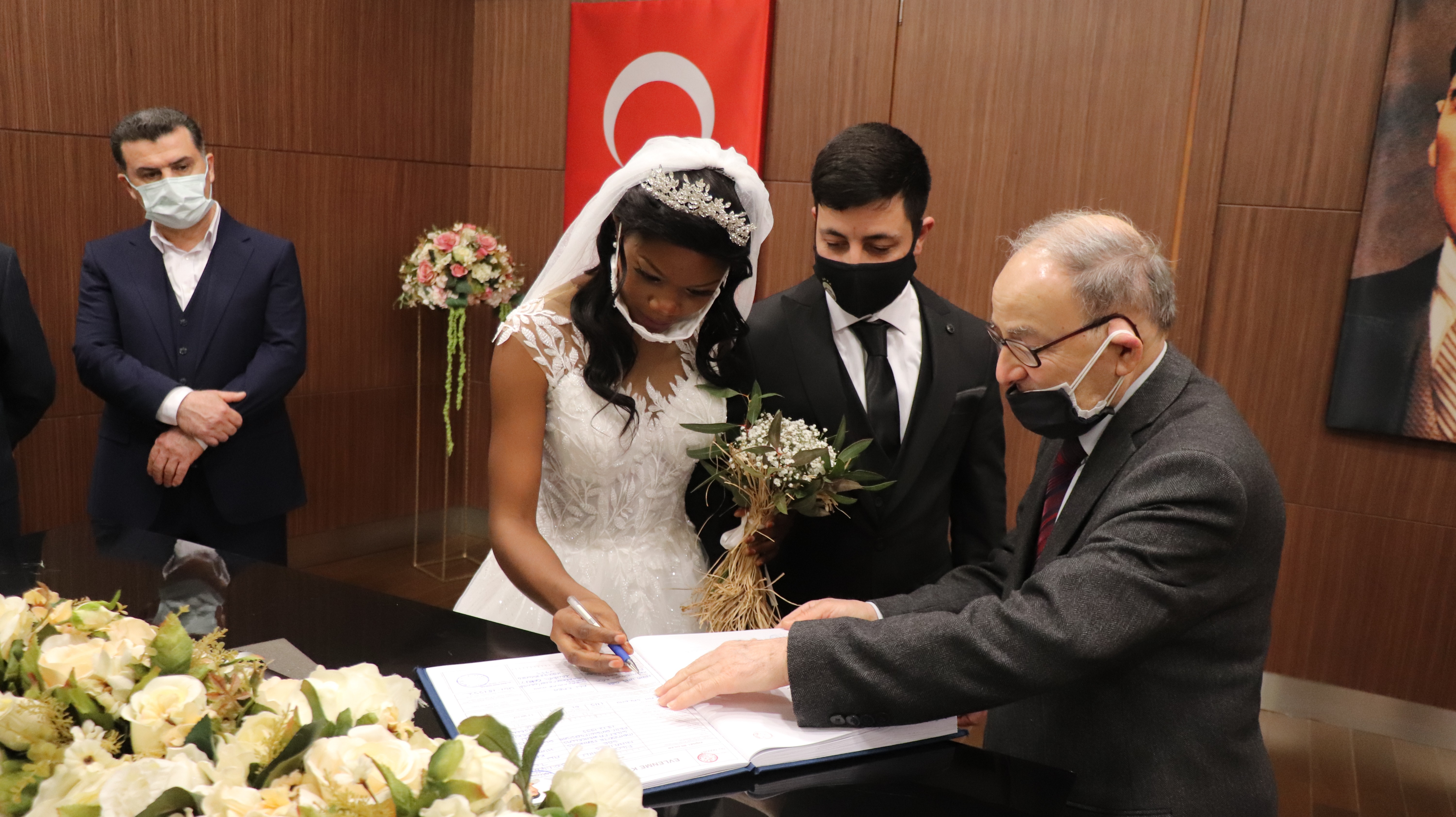 Vasiyeti yerine getiren aileye Afrika'dan 3. gelin geldi