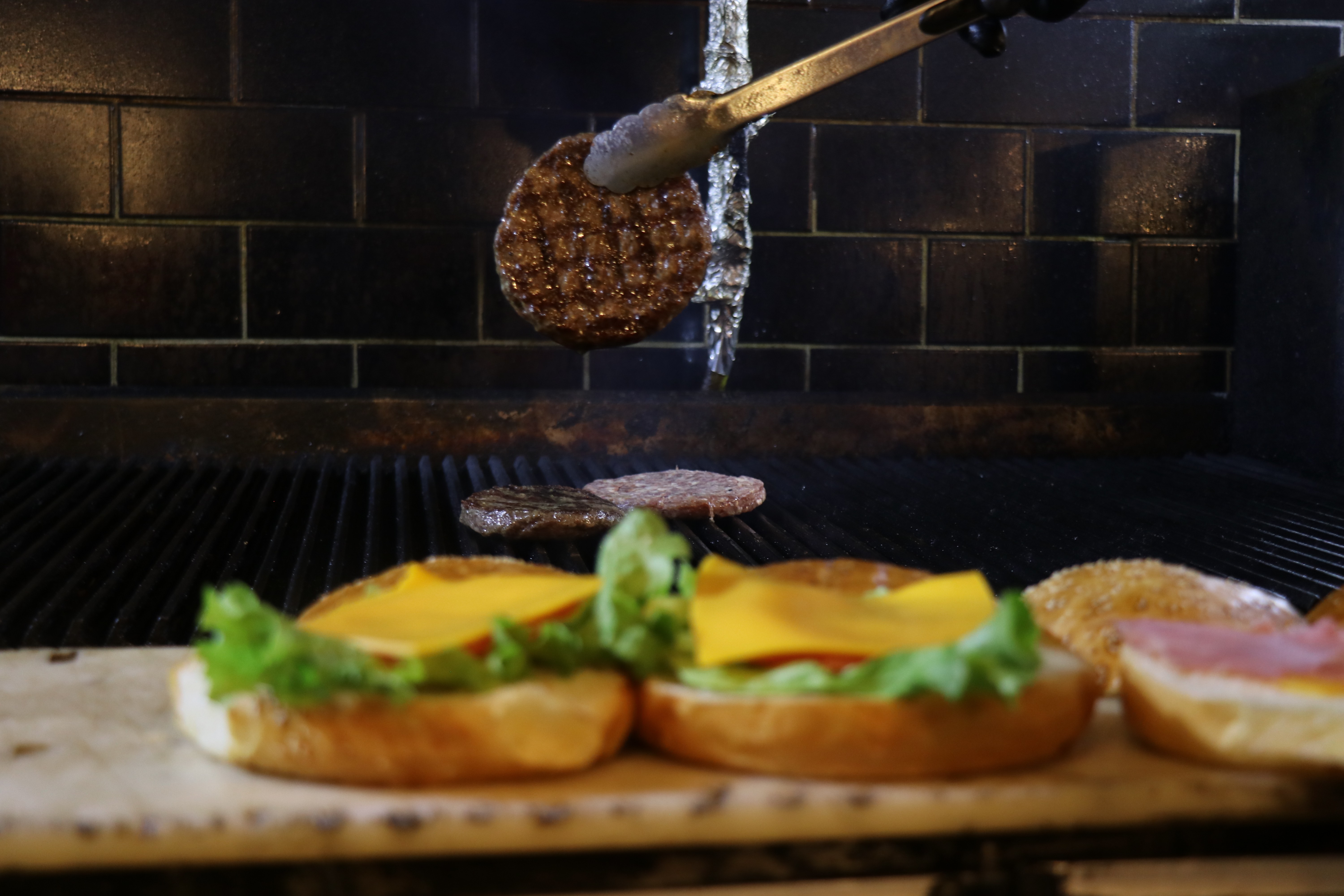 Ucuz hamburger yerken sağlığınızdan olmayın