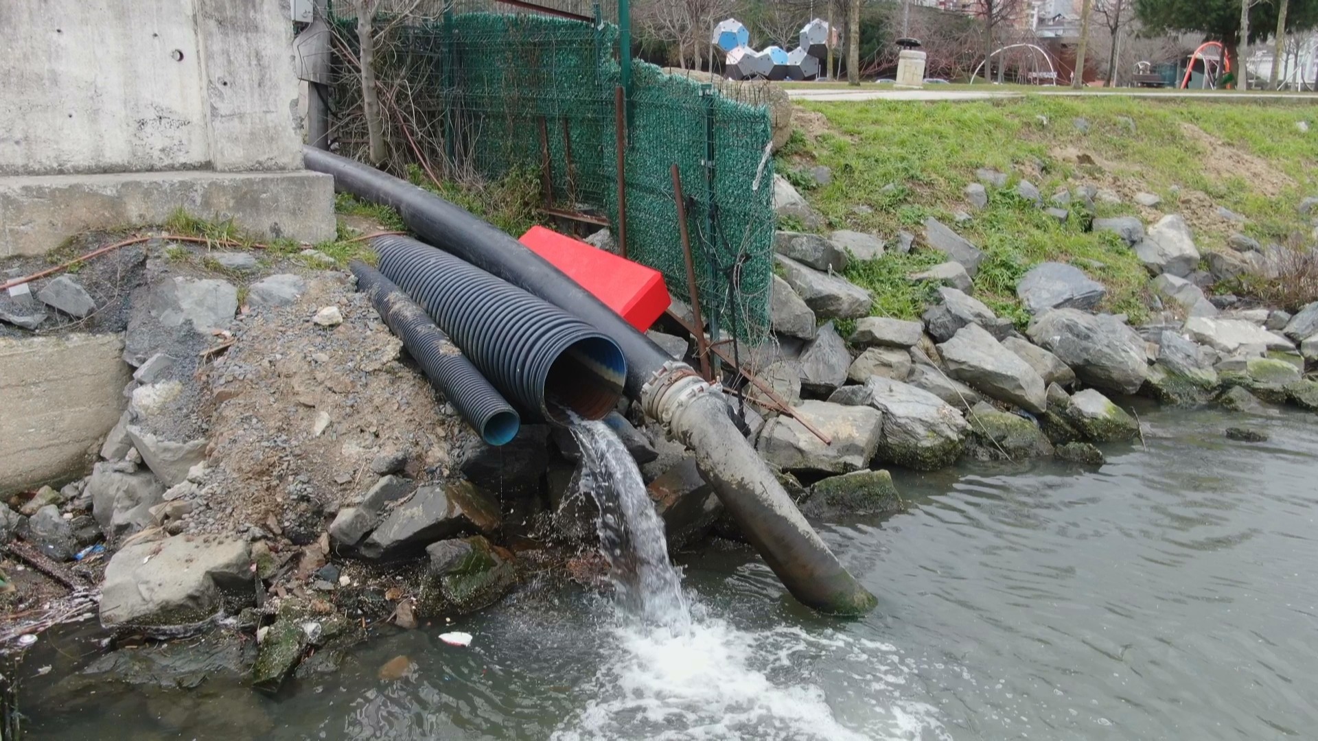 Haliç'te korkutan görüntü