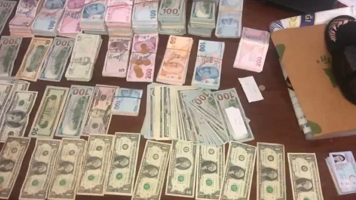 İzmir'de FETÖ yapılanmalarına operasyon: 51 gözaltı kararı