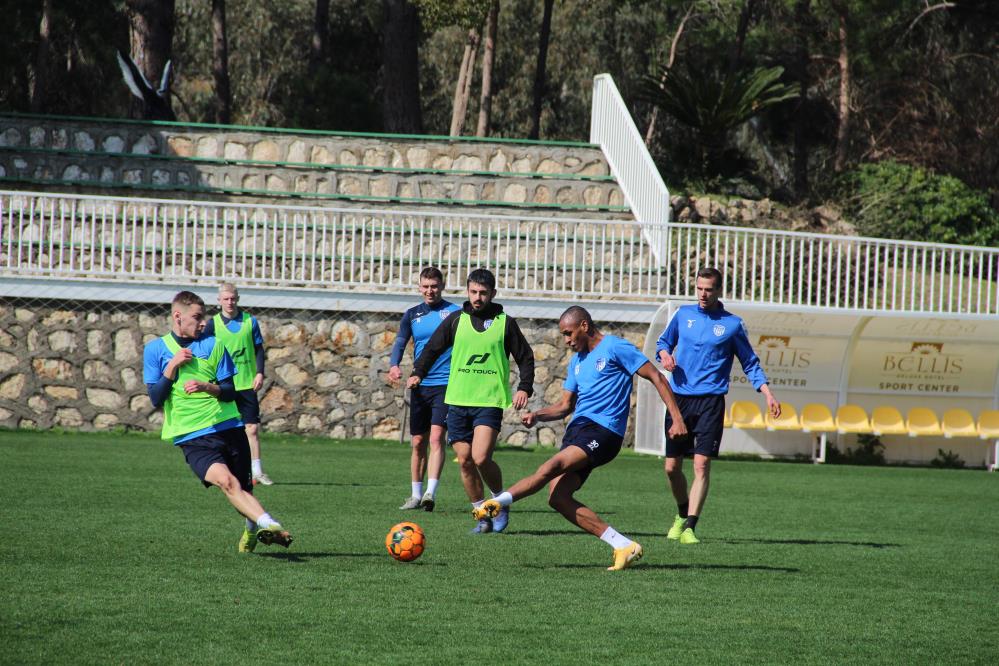 Savaşa kampta yakalanan Ukraynalı oyuncular: 'Ülkemize gerekirse yürüyerek gideceğiz'