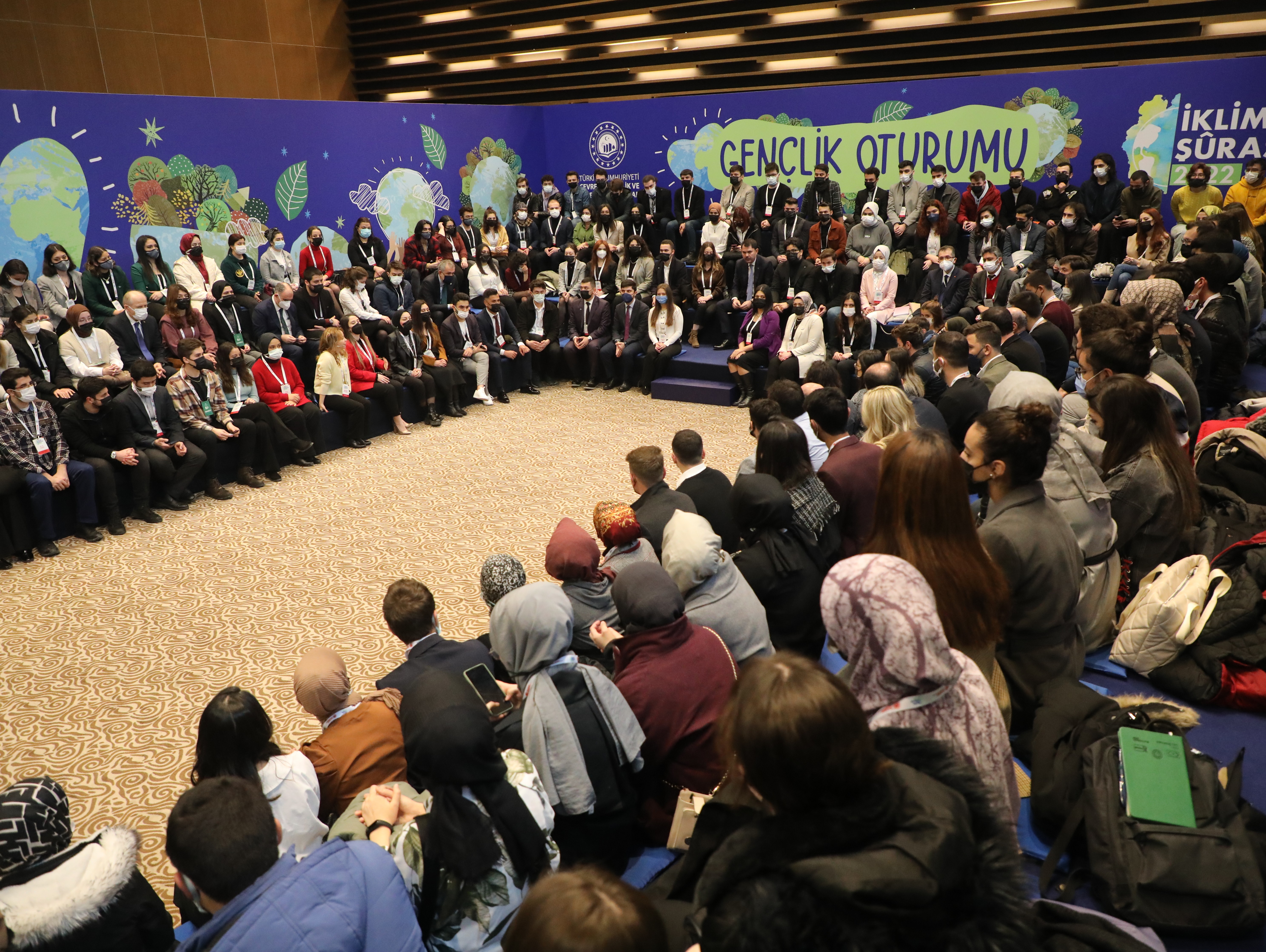 Bakan Kurum, 209 üniversitenin İklim Elçileri ile bir araya geldi