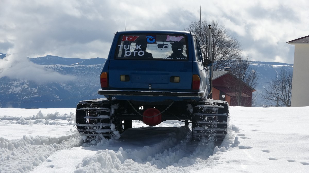 Yaylanın ilgi odağı: Paletli Toros