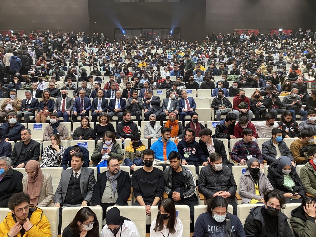 Selçuk Bayraktar, üniversite öğrencilerine SİHA sistemlerini anlattı