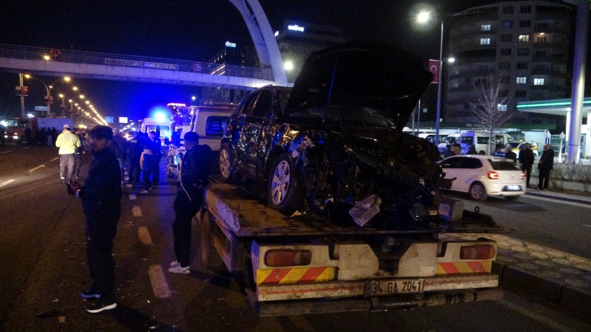 Diyarbakır’da feci zincirleme kaza: 1 ölü 4 yaralı