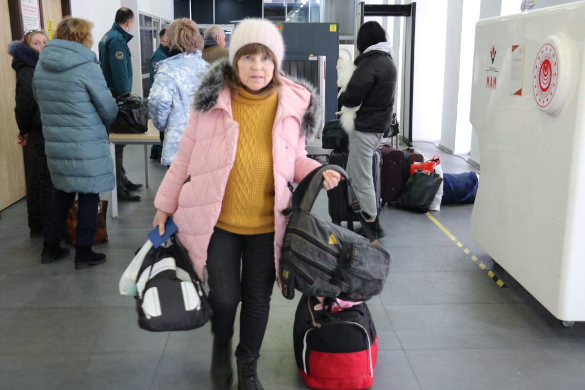 Savaştan kaçarak Türkiye'ye gelen genç kız annesini Kiev’de bırakmak zorunda kaldı