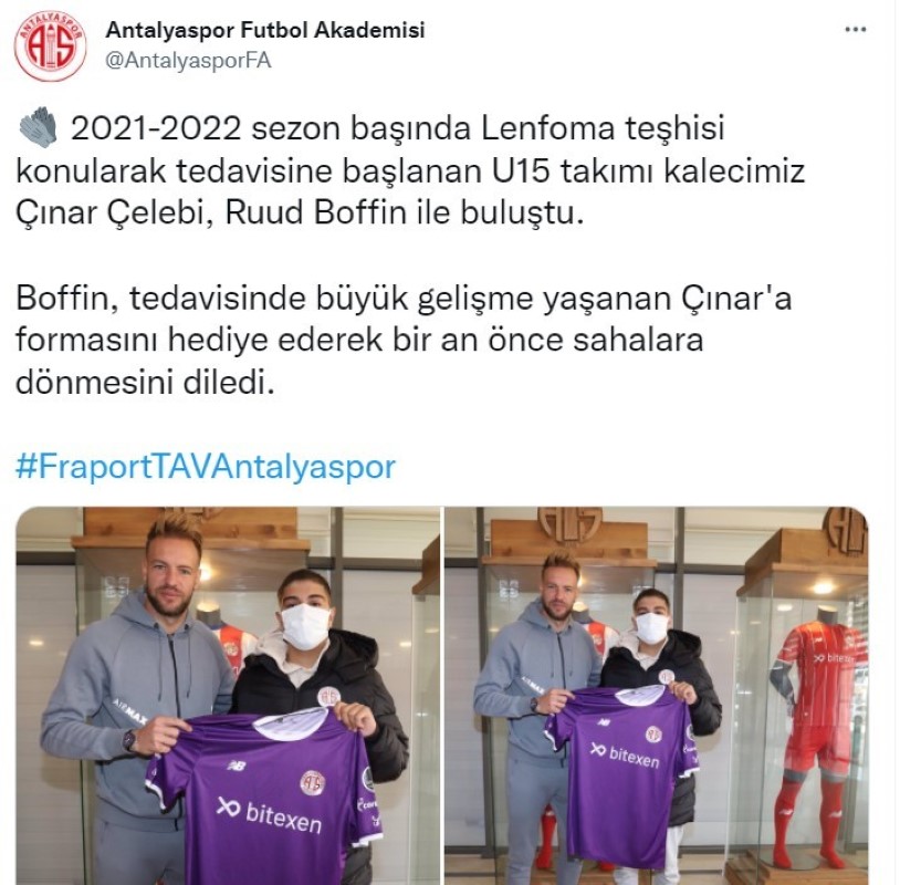 Ruud Boffin, lenfoma teşhisi konulan kaleciye formasını hediye etti