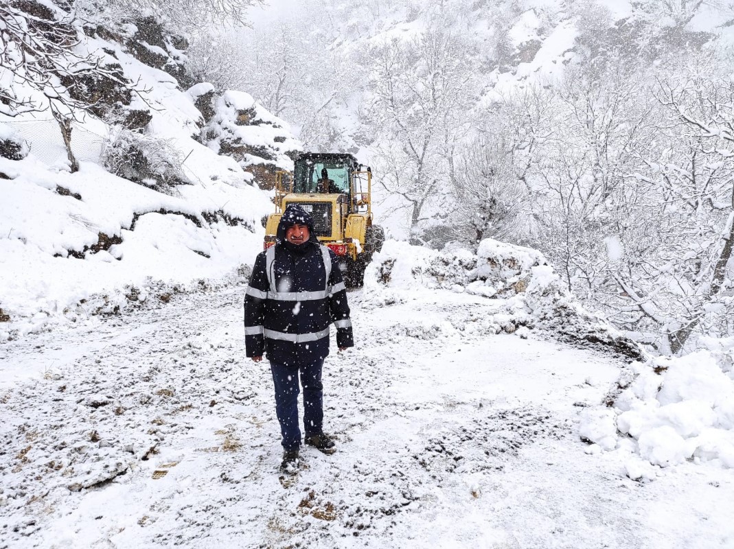 Batman'da kar yağışı nedeniyle 157 yerleşim yerinde ulaşım kapandı