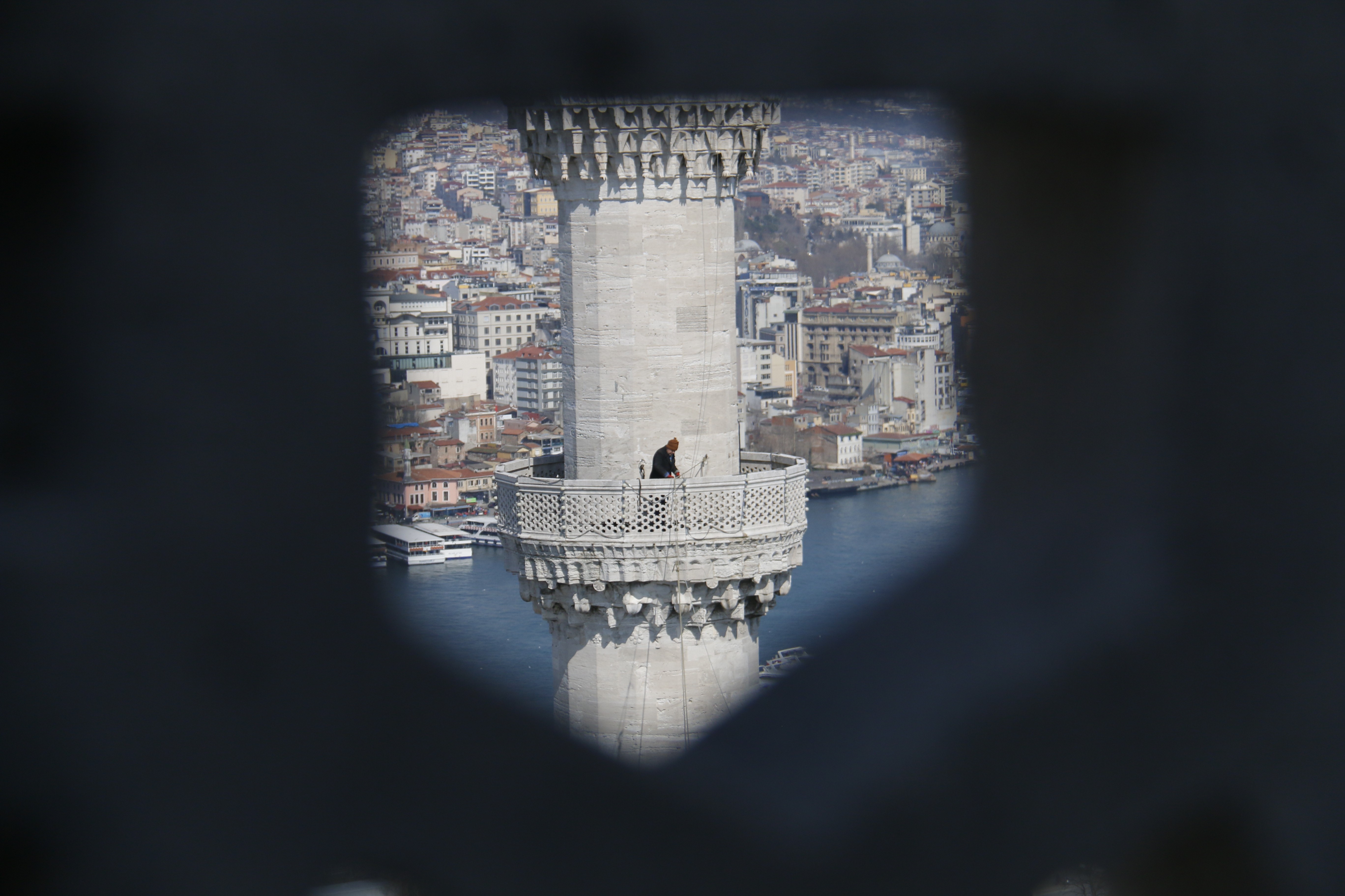 Mahyalar camileri süslemeye başladı