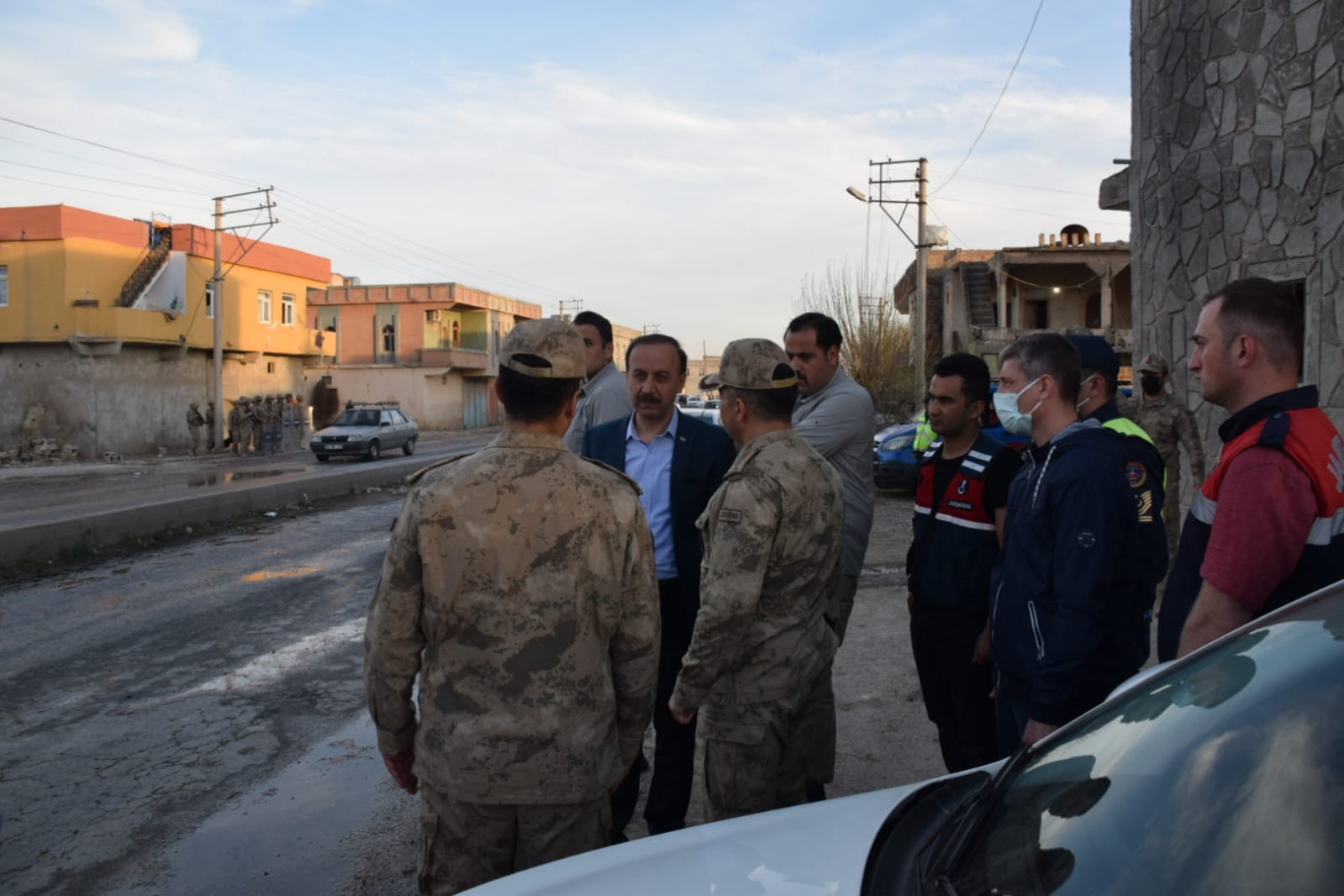 Şanlıurfa’da iki aile arasında taşlı sopalı fırın kavgası: 14 yaralı