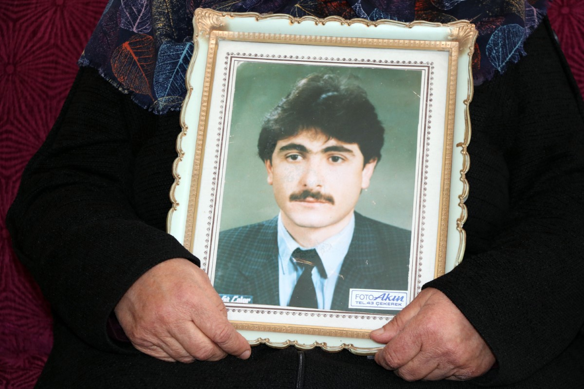 Üzerinden tam 32 yıl geçti, şehit öğretmenin acısını ilk günkü gibi yaşıyorlar