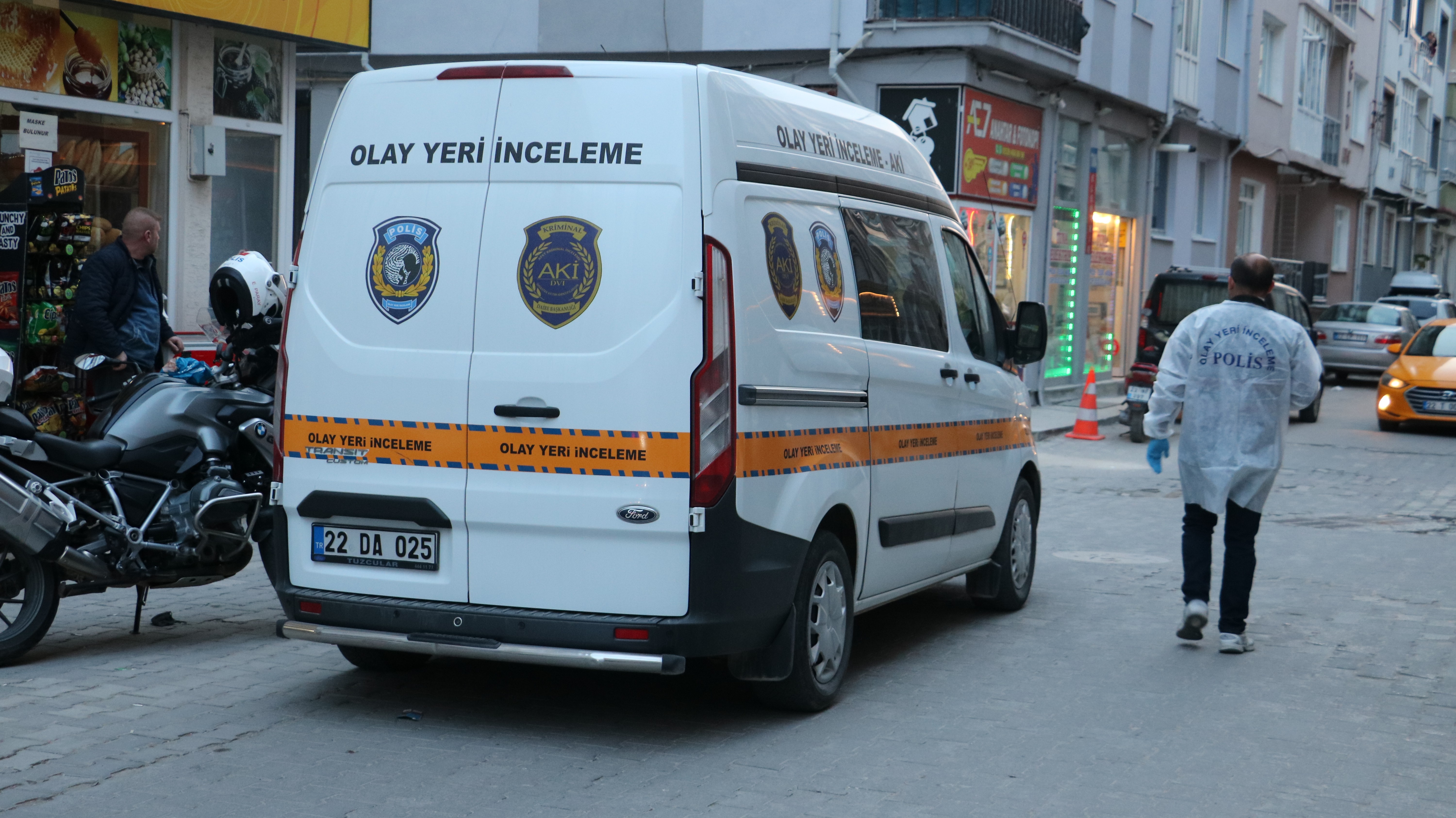 İstediği sigara kalmayınca büfe sahibini bıçakladı