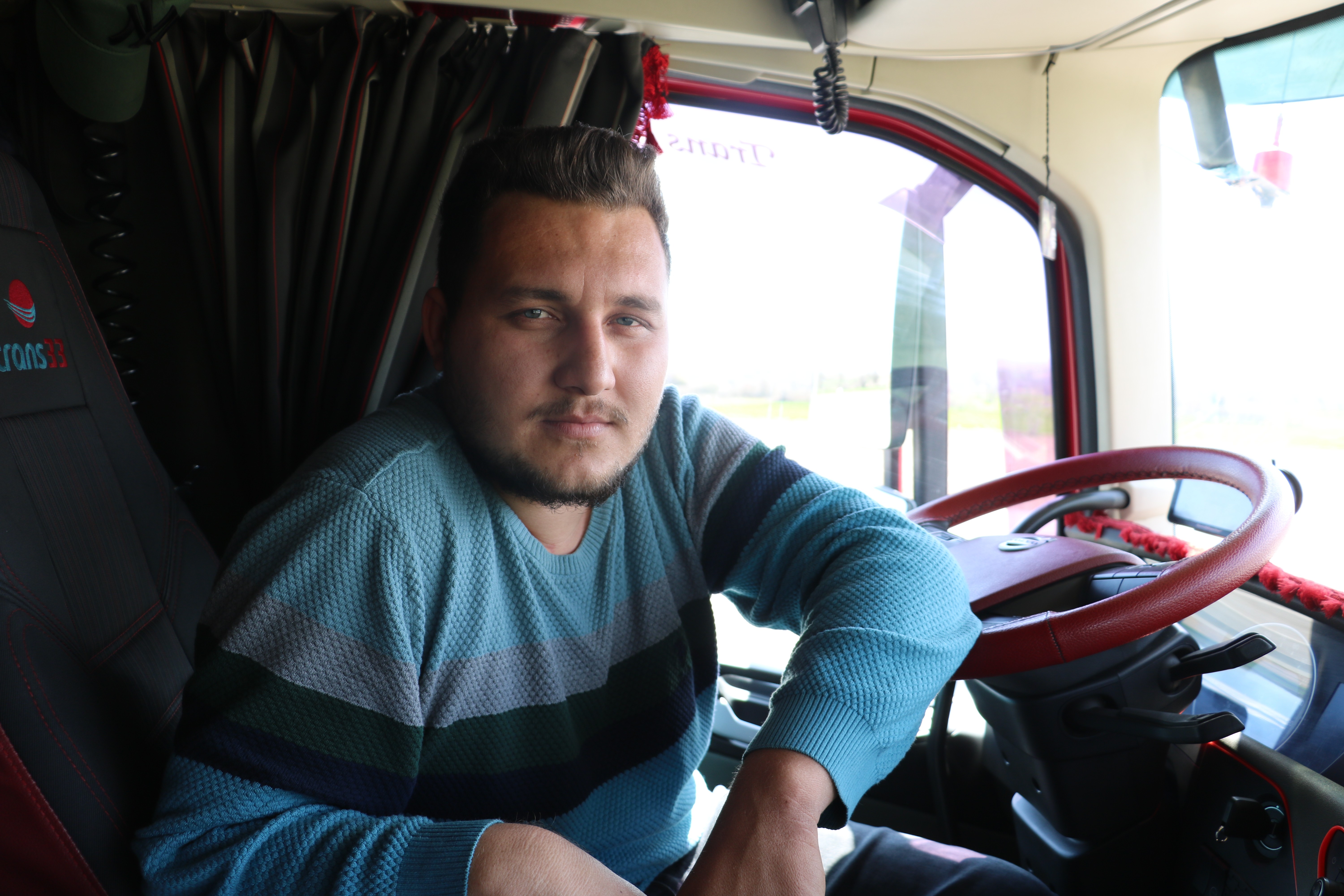 Tır şoförleri yetkililere seslendi: 'Gümrüklerde çektiğimiz çileleri görün'