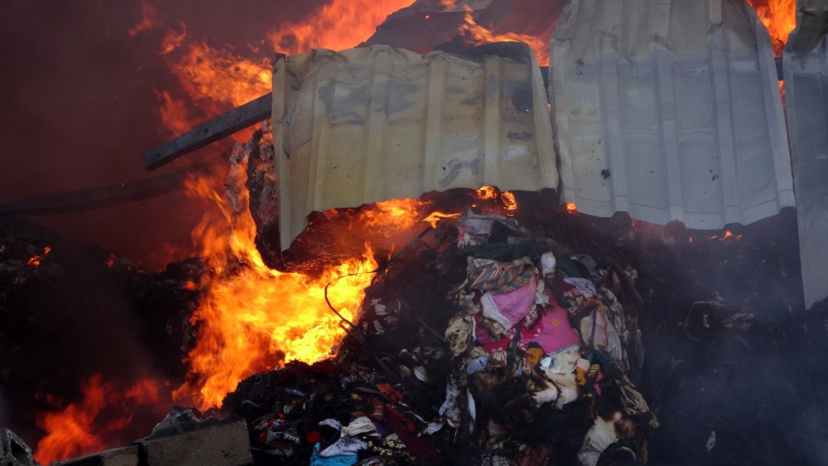 Osmaniye'de geri dönüşüm fabrikasında yangın