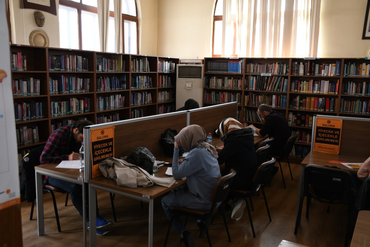 Aksaray’ın ilk valisi tarafından yaptırılan “Bilgi Yurdu” 96 yıldır hizmet veriyor