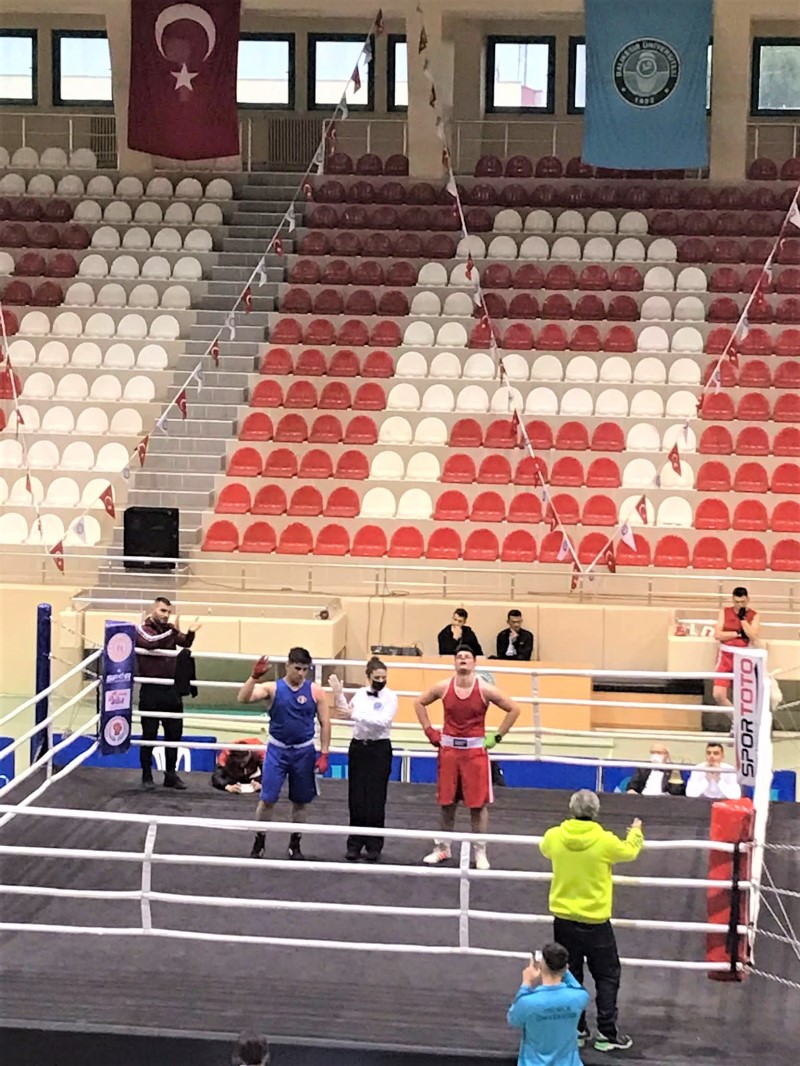 Serkan Demirkol Türkiye Üniversiteler Arası Boks çeyrek finalde