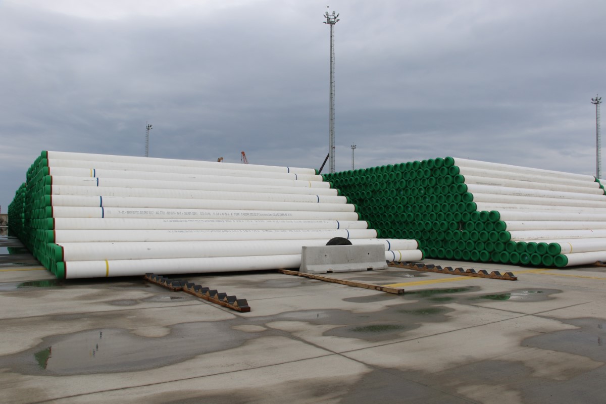 Keşfedilen 540 milyar metreküp doğal gazı taşıyacak boruların sevkiyatı devam ediyor