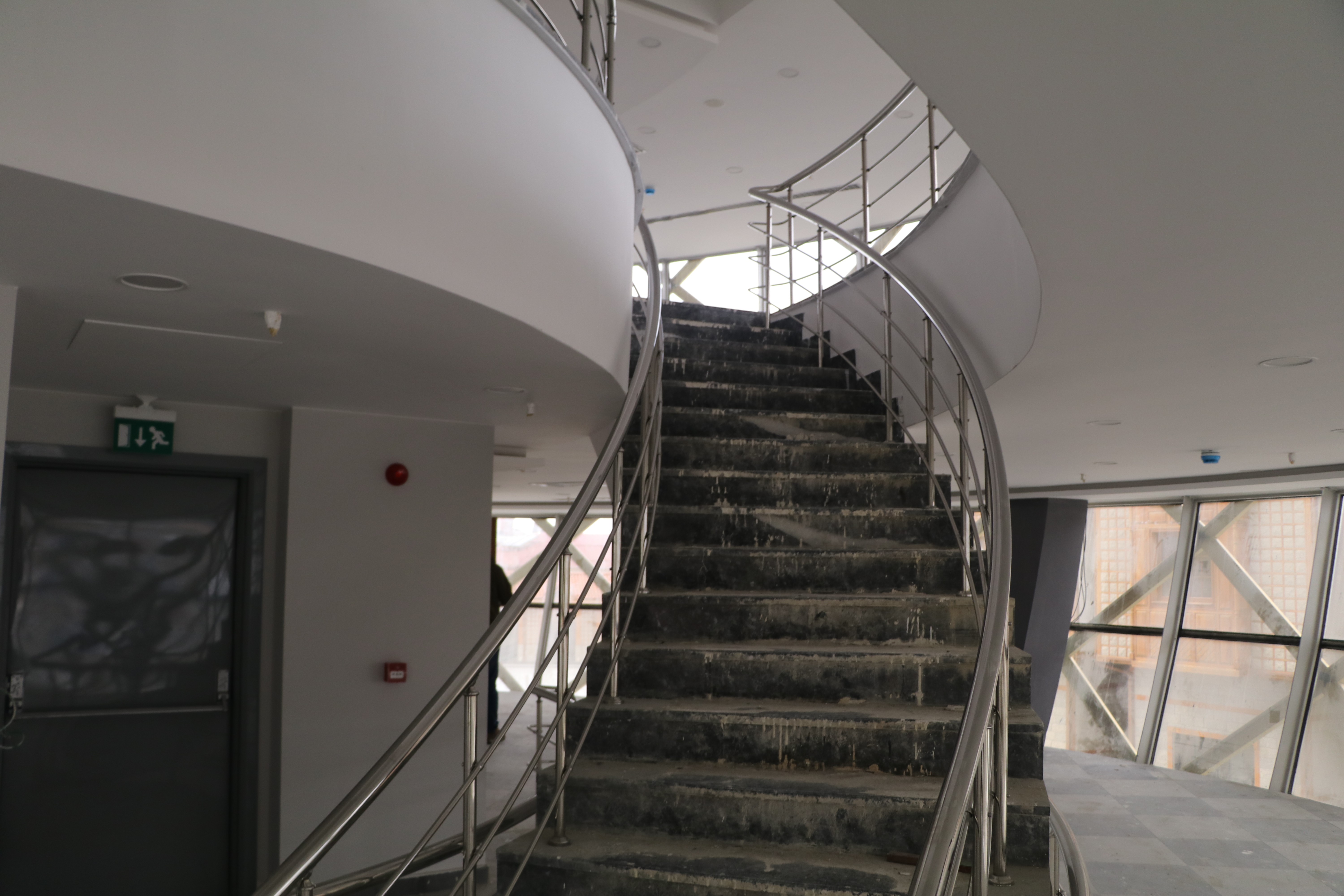 Rize’nin 29 metrelik çay bardağı açılış için gün sayıyor