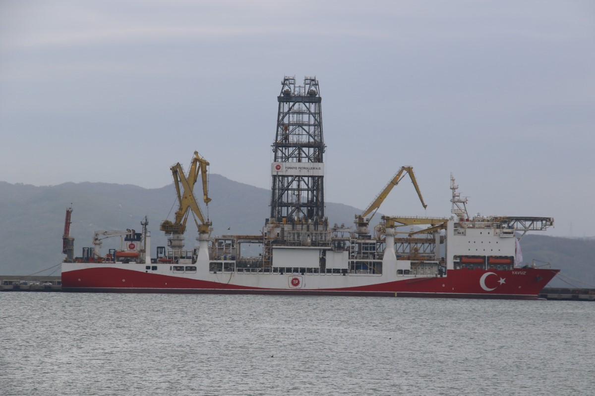 Yavuz Sondaj Gemisi, yeni görevi için uğurlanacağı saati bekliyor