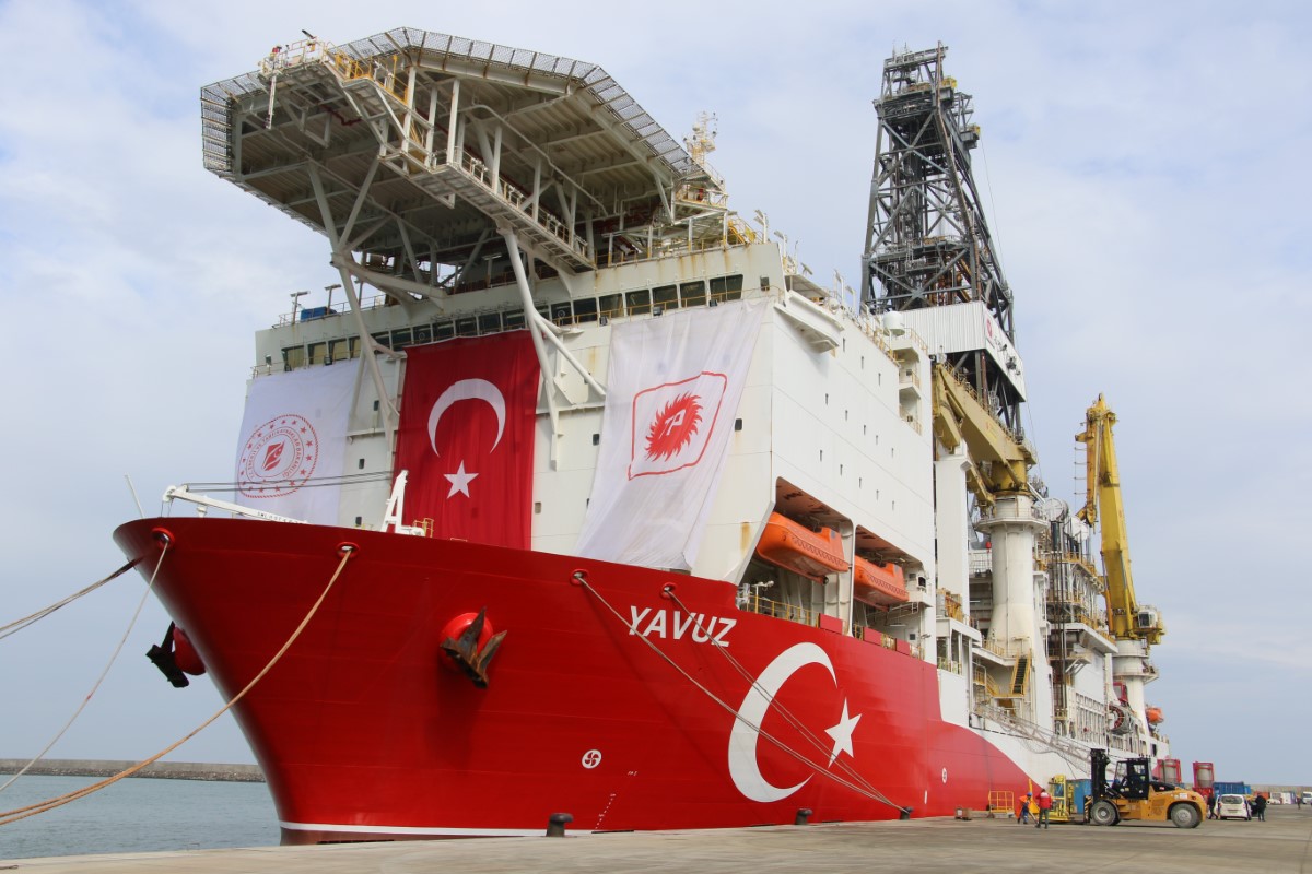 Yavuz Sondaj Gemisi, yeni görevi için uğurlanacağı saati bekliyor