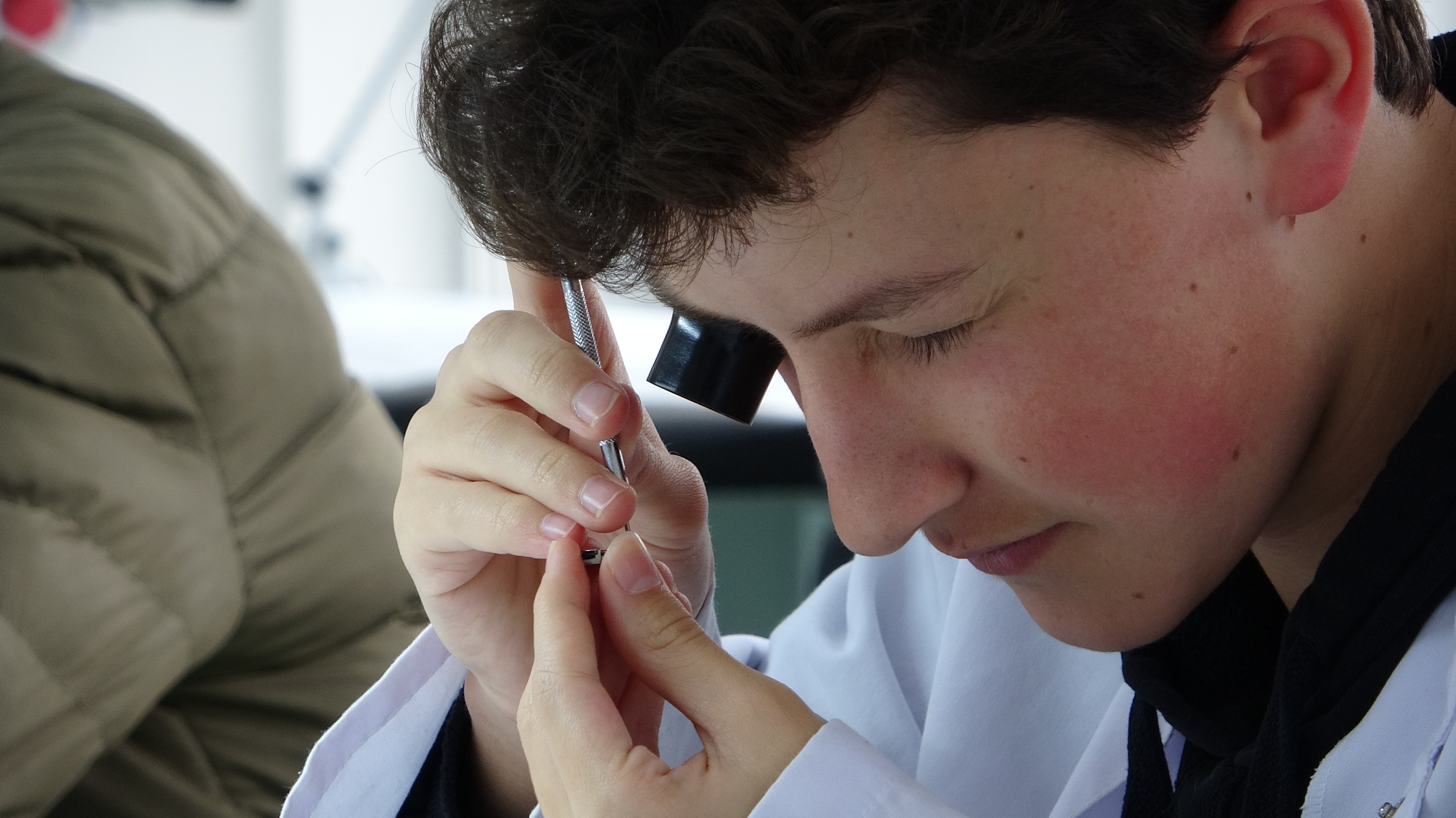 Cumhurbaşkanı Erdoğan'a hediye edilen saat bu okulda yapıldı