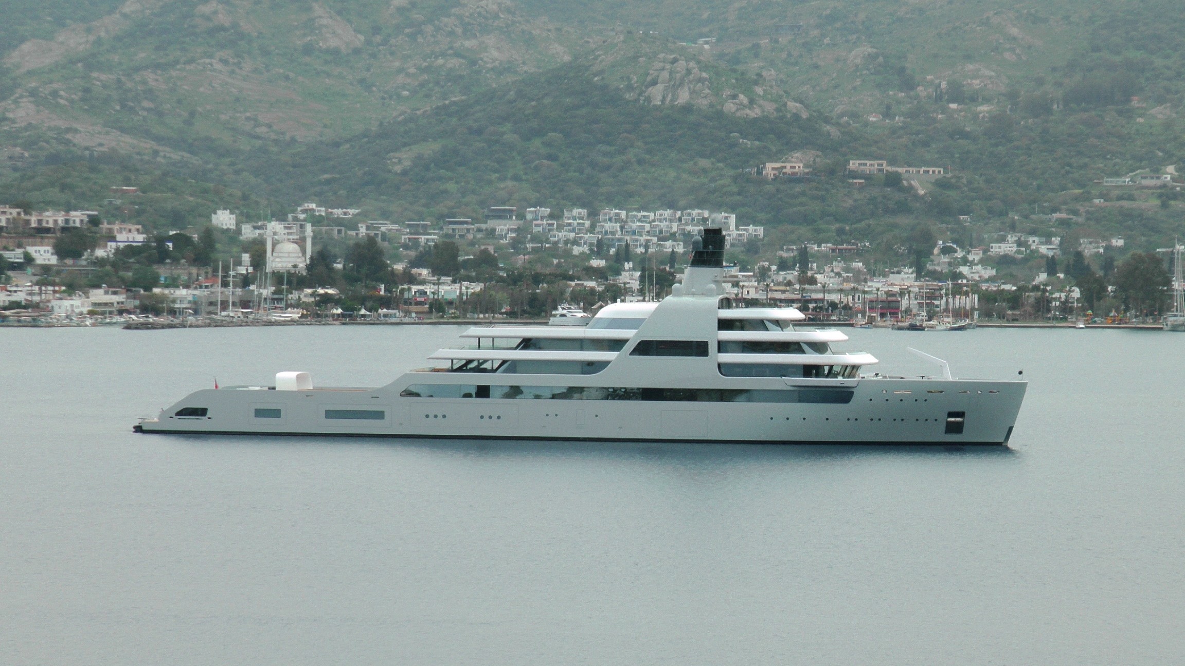 Roman Abramoviç'in yatında hareketlilik