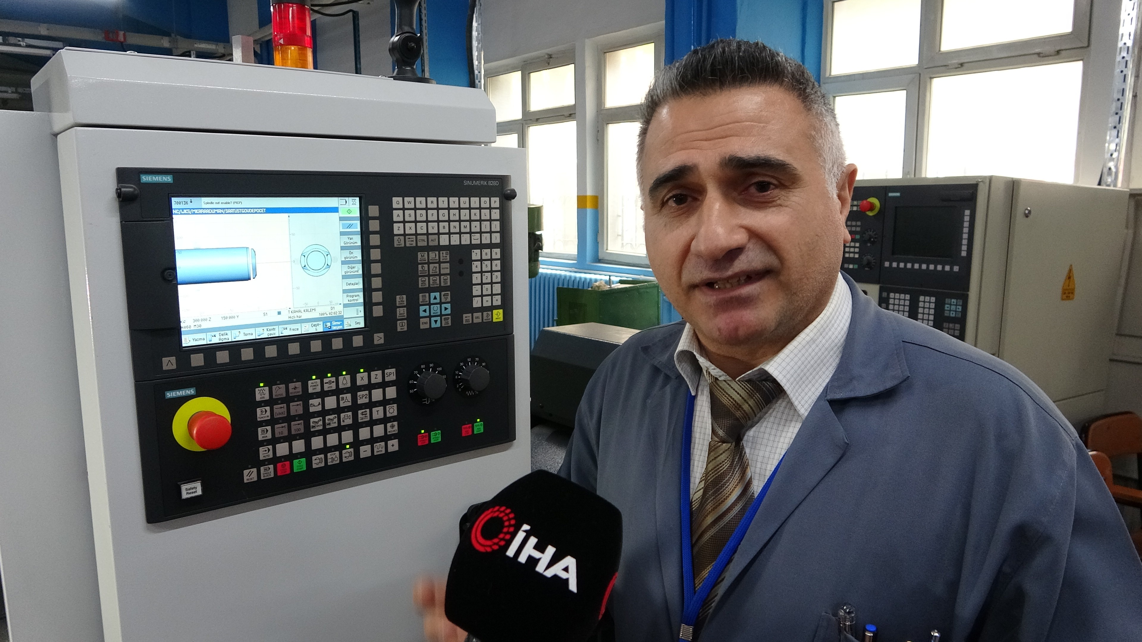 Cumhurbaşkanı Erdoğan'a hediye edilen saat bu okulda yapıldı