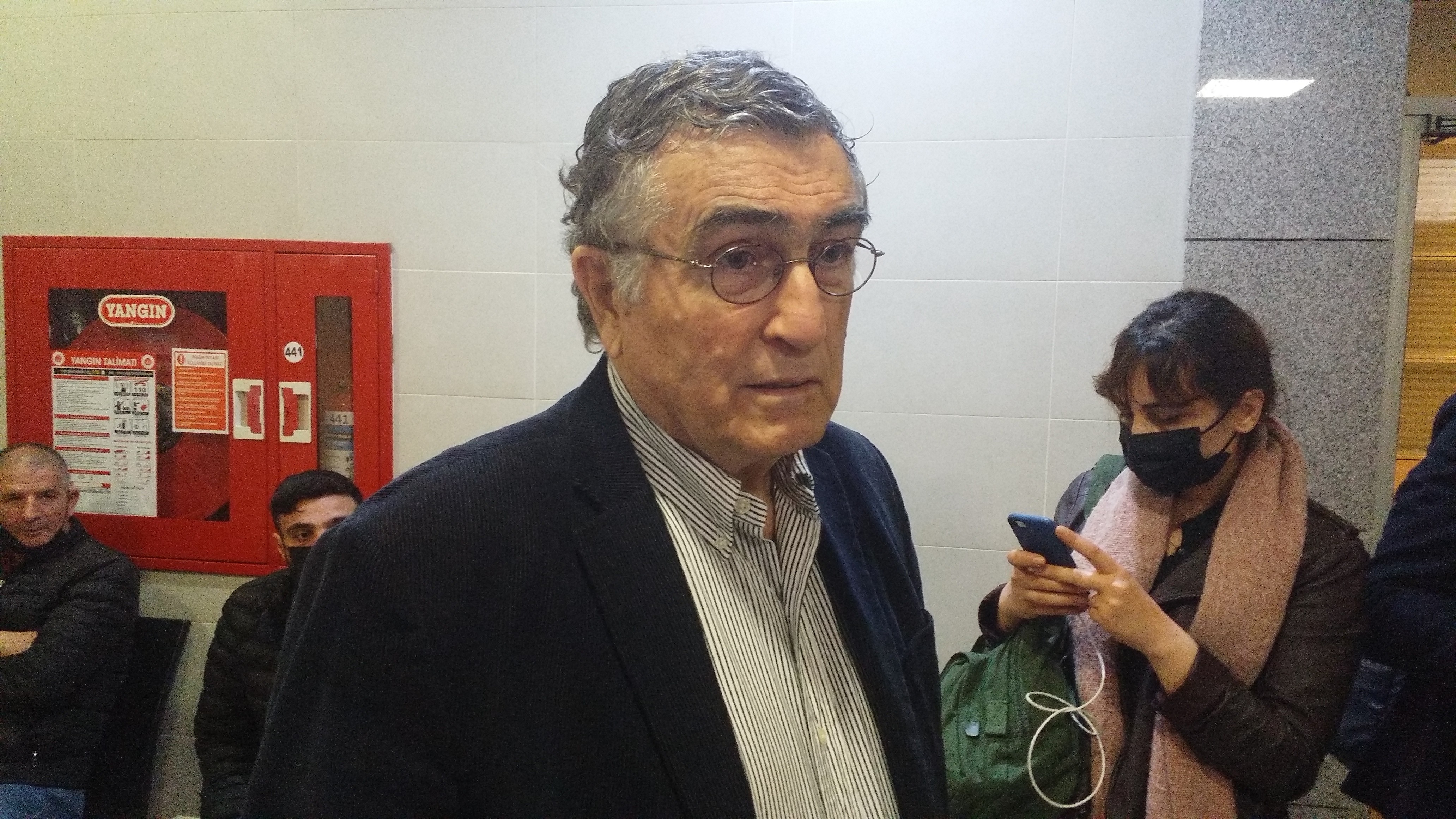 Gazeteci Hasan Cemal’e ‘Cumhurbaşkanına hakaret’ suçundan beraat