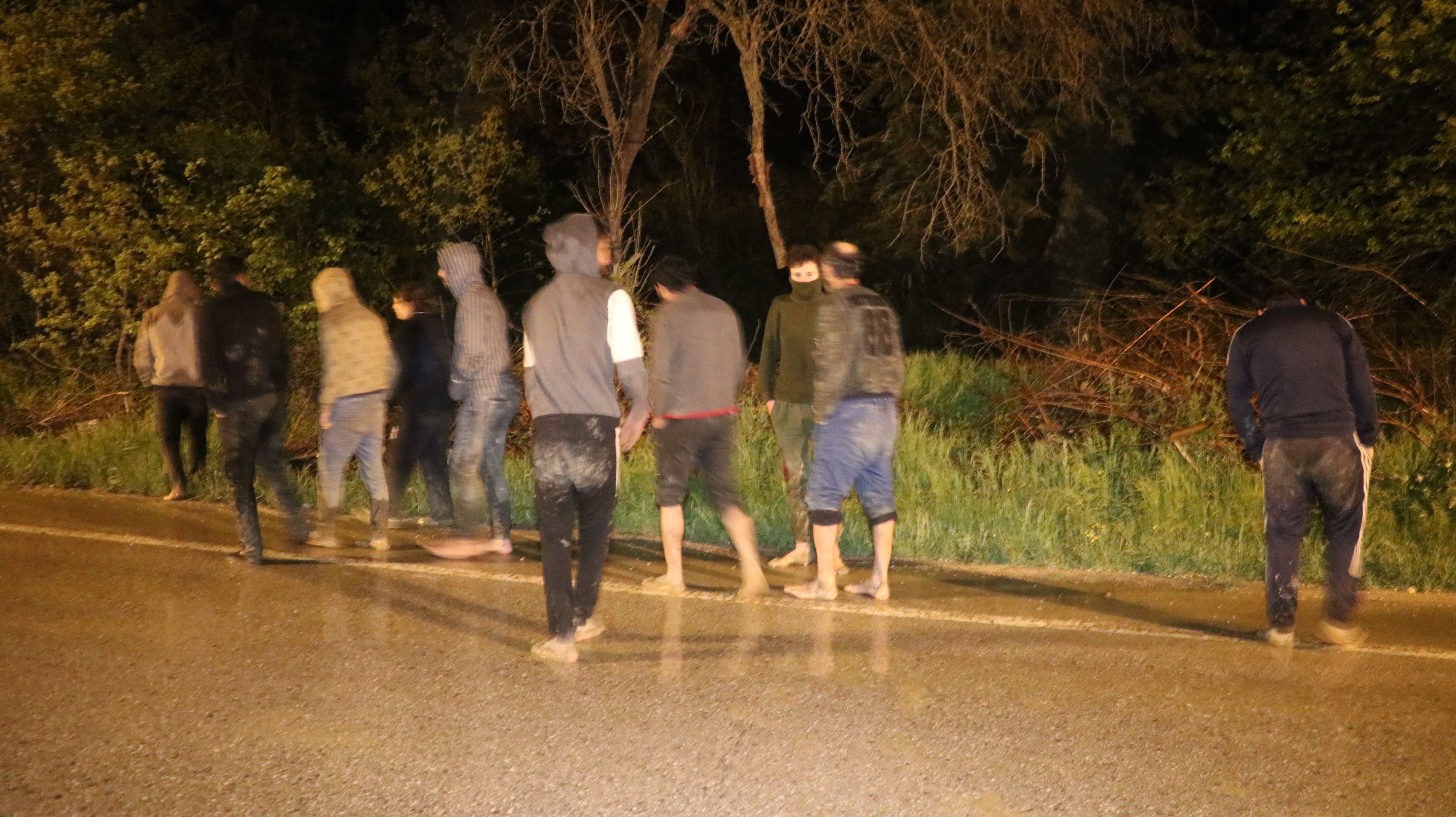 Sınırda Yunan zulmü: Göçmenleri ölüme ittiler