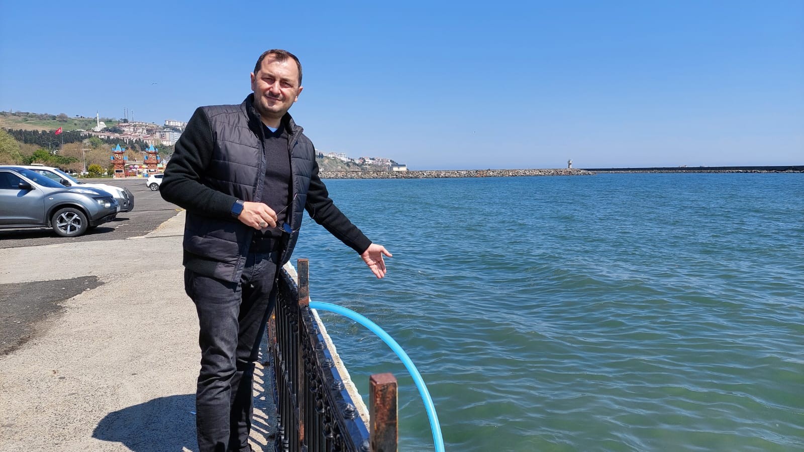 Yağmur suyu hattına kanalizasyon atıklarının karışması sebebiyle denize pislik akıyor