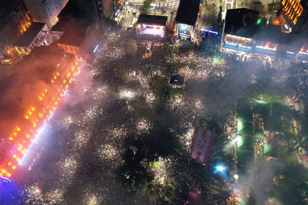 Binlerce Trabzonsporlu taraftar Atatürk Alanı'nı doldurdu