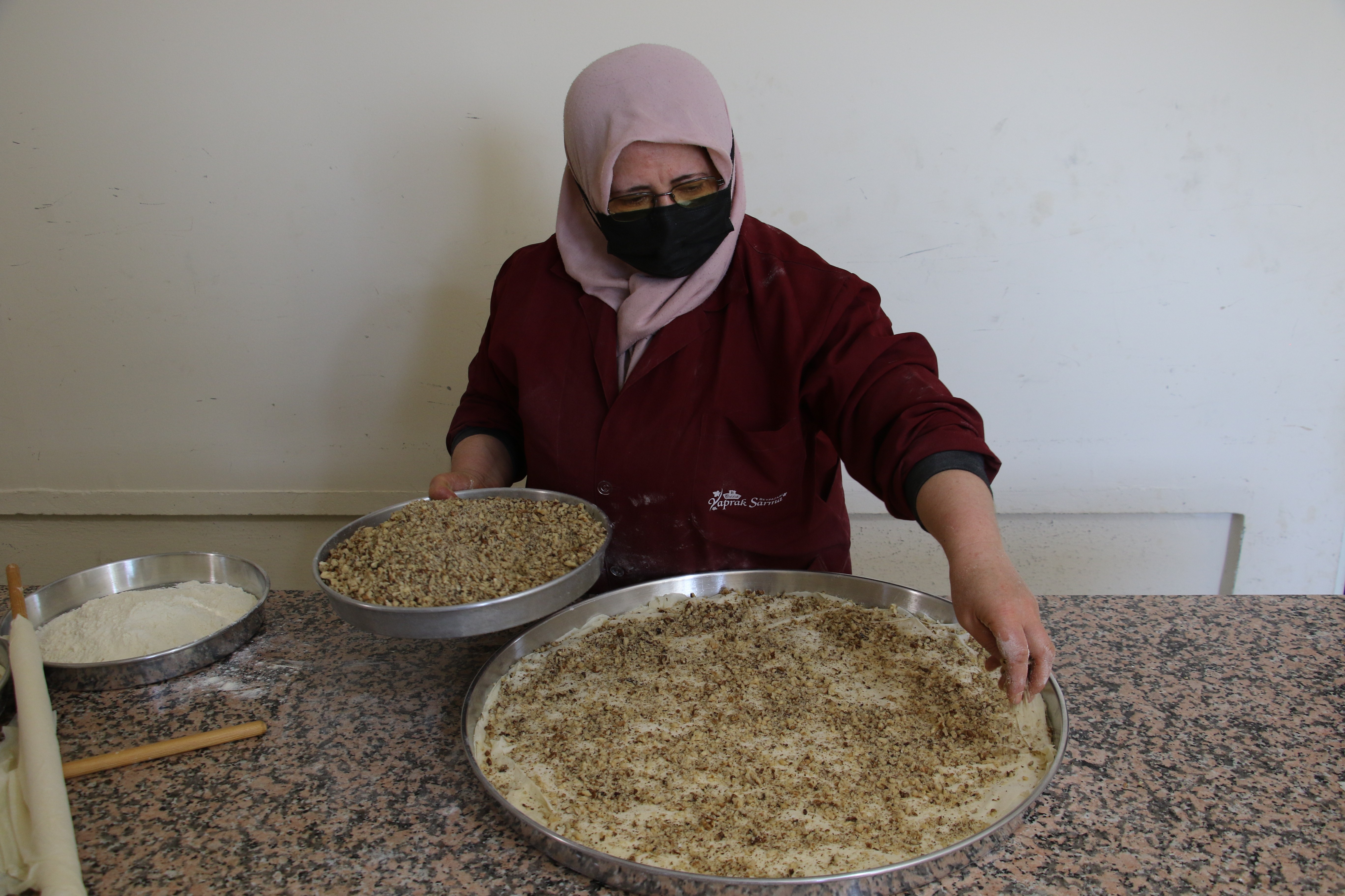 Beypazarı’nın 80 katlı baklavası için yoğun bayram mesaisi başladı