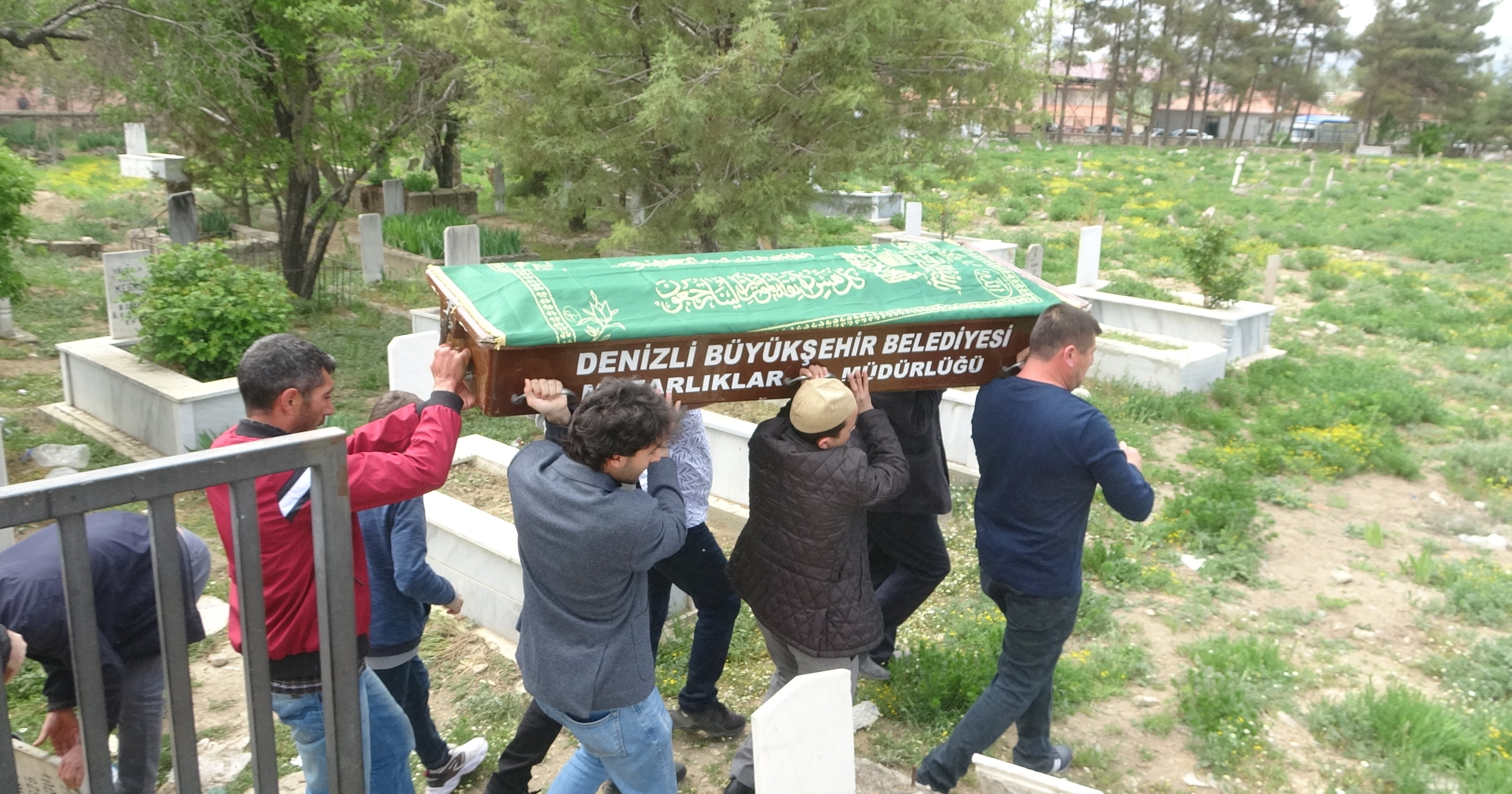 Enver Ağabeyin kardeşi son yolculuğuna uğurlandı