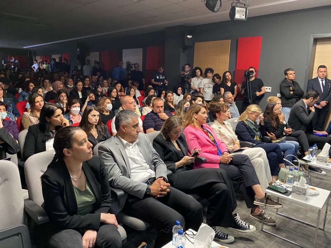 SEY Vakfı ‘Kadının Sorunu, Erkeğin Meselesi’ farkındalığını Diyarbakır’da başlattı