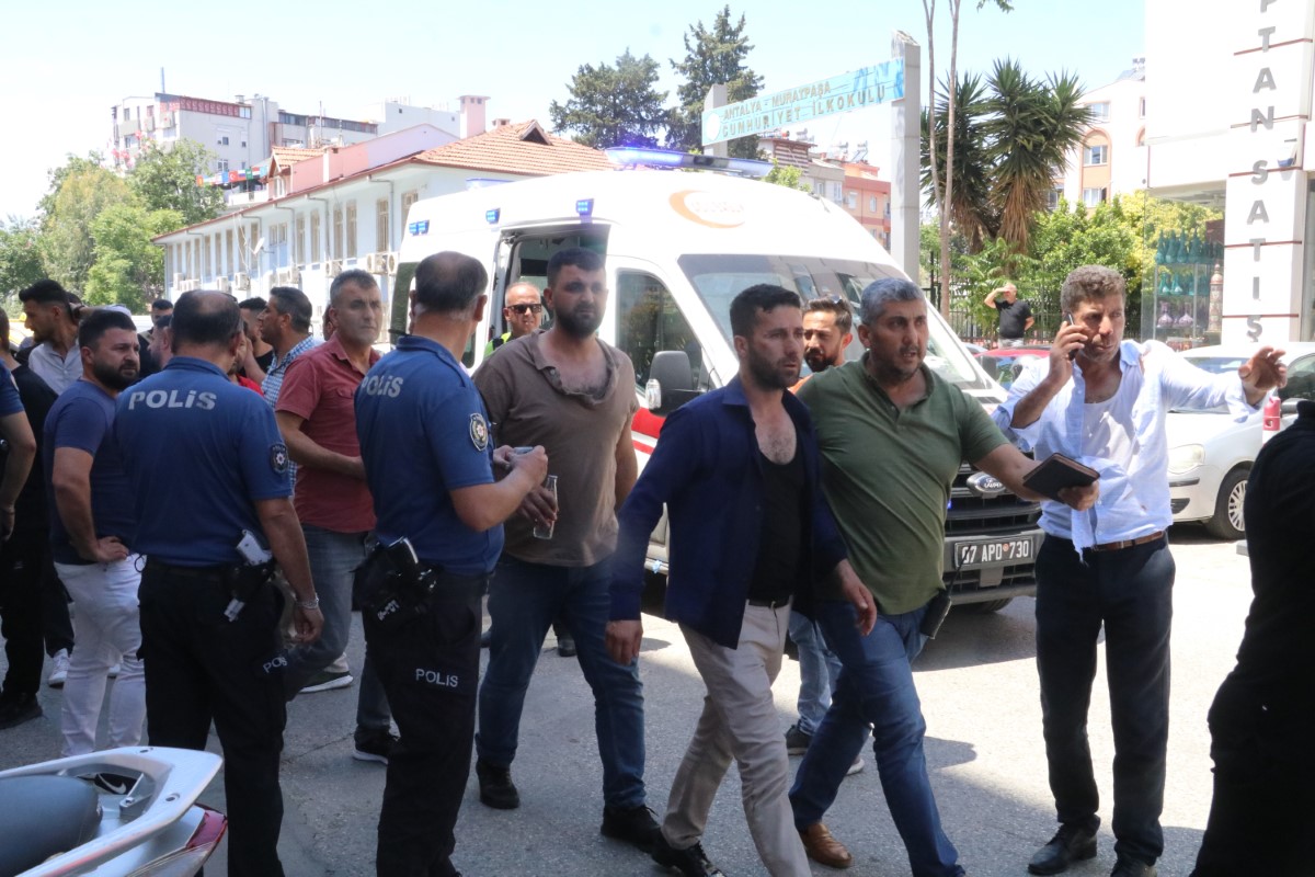 Tapu kavgasında taş ve sopalar konuştu: 10 yaralı, 8 gözaltı