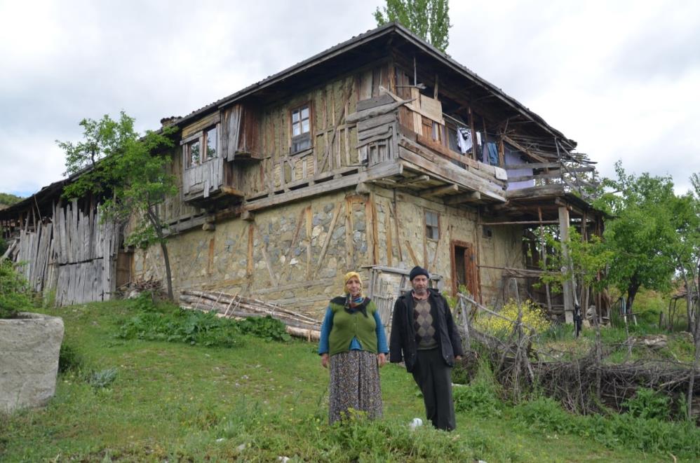 30 yıldır heyelan korkusuyla yaşıyorlar