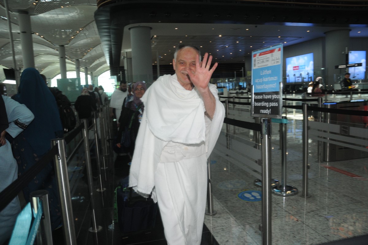 Umre ziyaretleri 2 yıl aradan sonra yeniden başladı