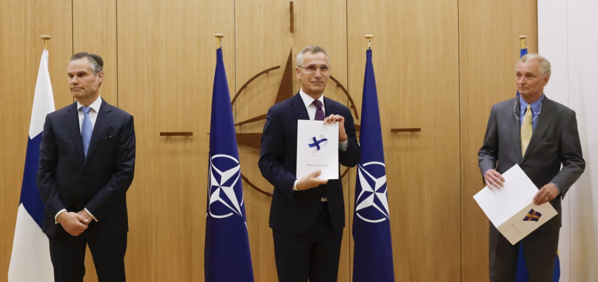 İsveç ve Finlandiya resmen NATO'ya başvurdu