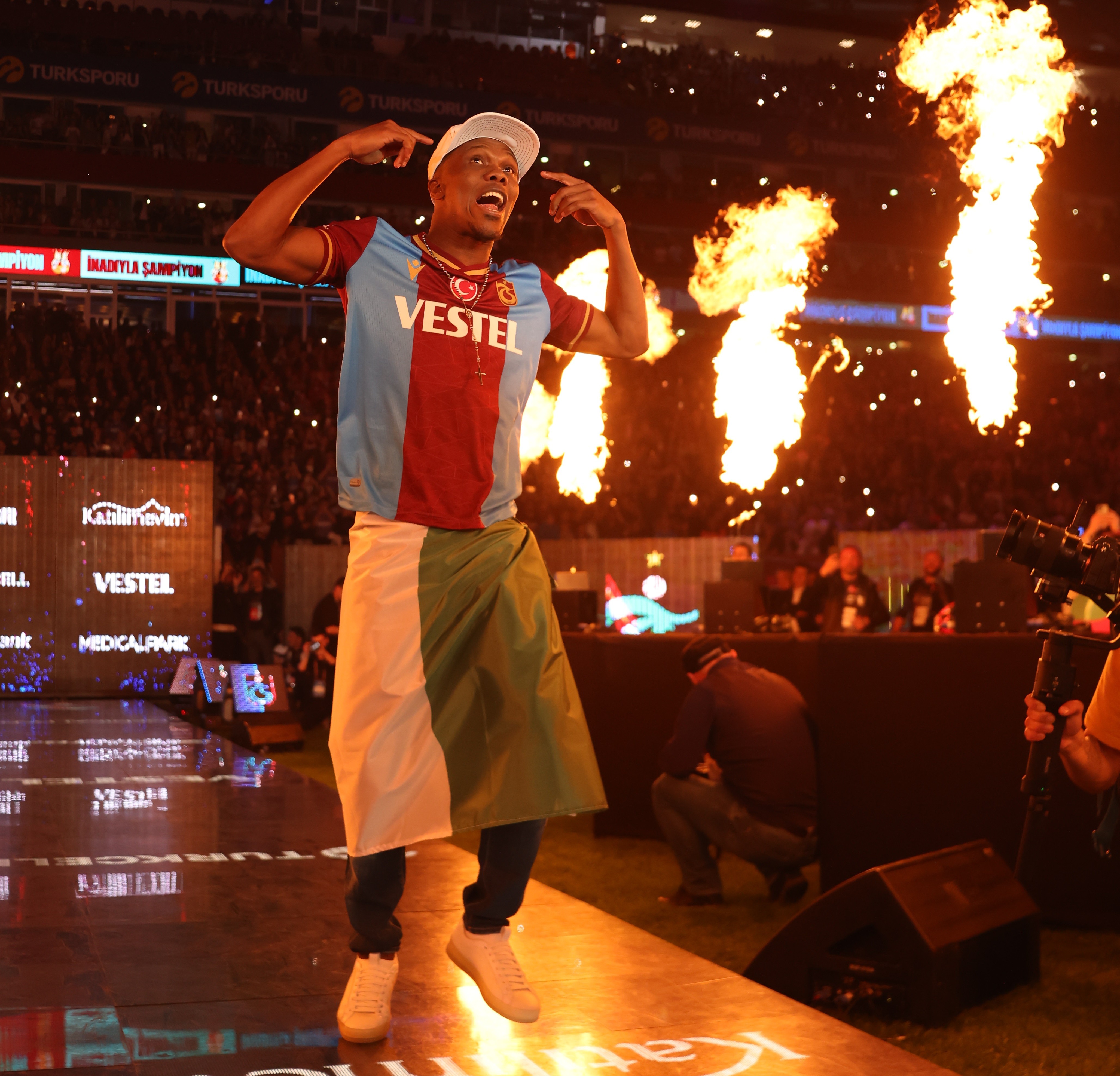 Nwakaeme: 'Burada mutluyum ve kalmak istiyorum'