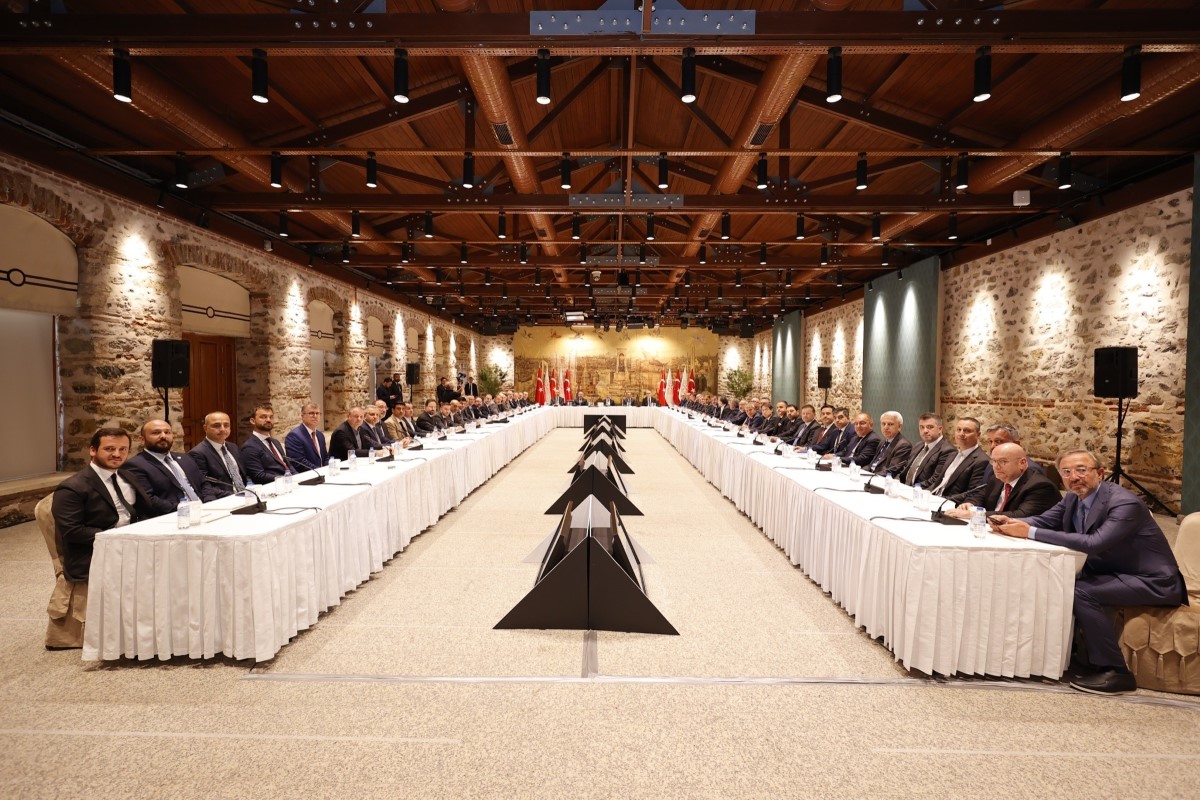 Bakan Nebati konut sektörü temsilcileri ile bir araya geldi