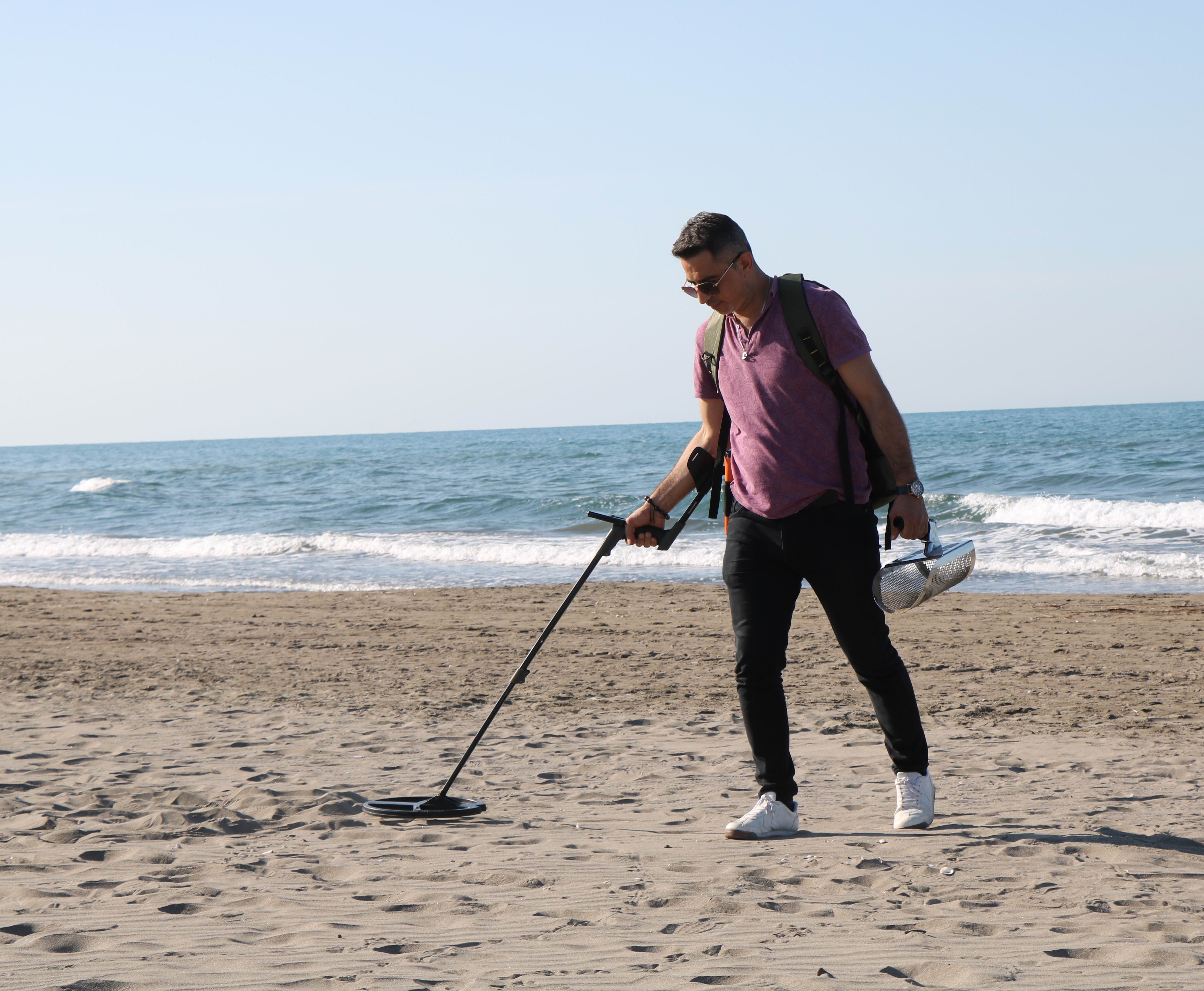 Kumsalda düşürülen ziynet eşyaları onların gelir kapısı oldu