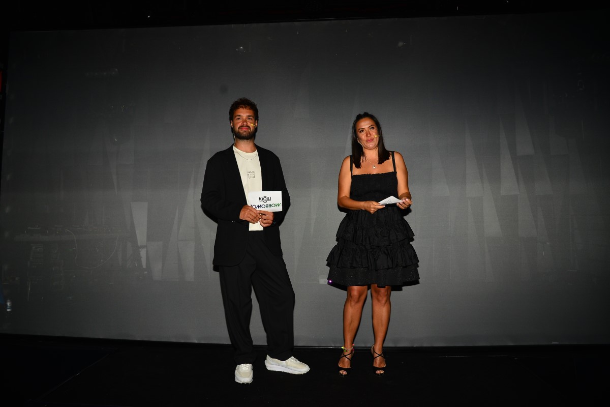 Dünyanın ilk holografik NFT defilesi Türkiye’de düzenlendi