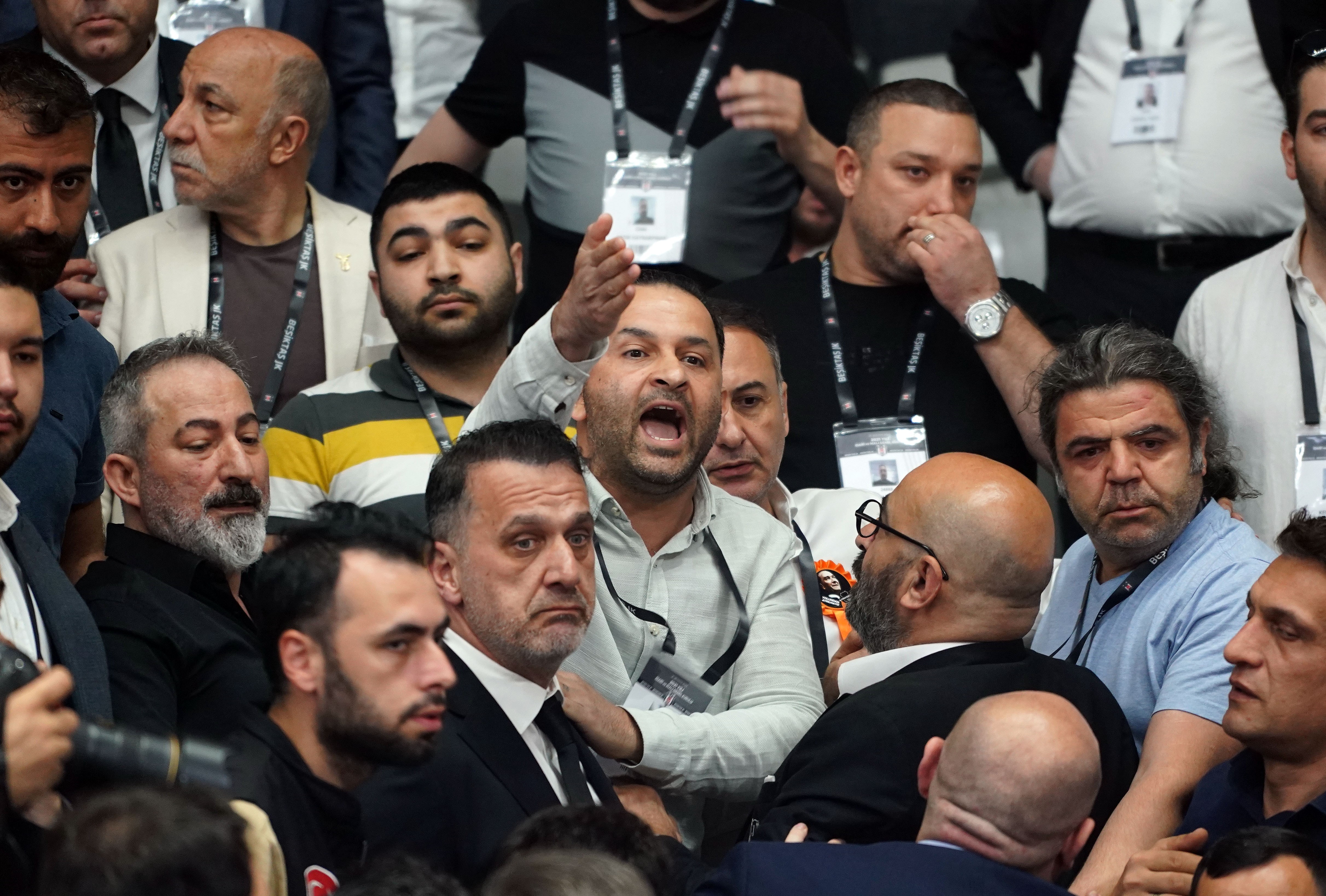 Beşiktaş kongresinde kavga