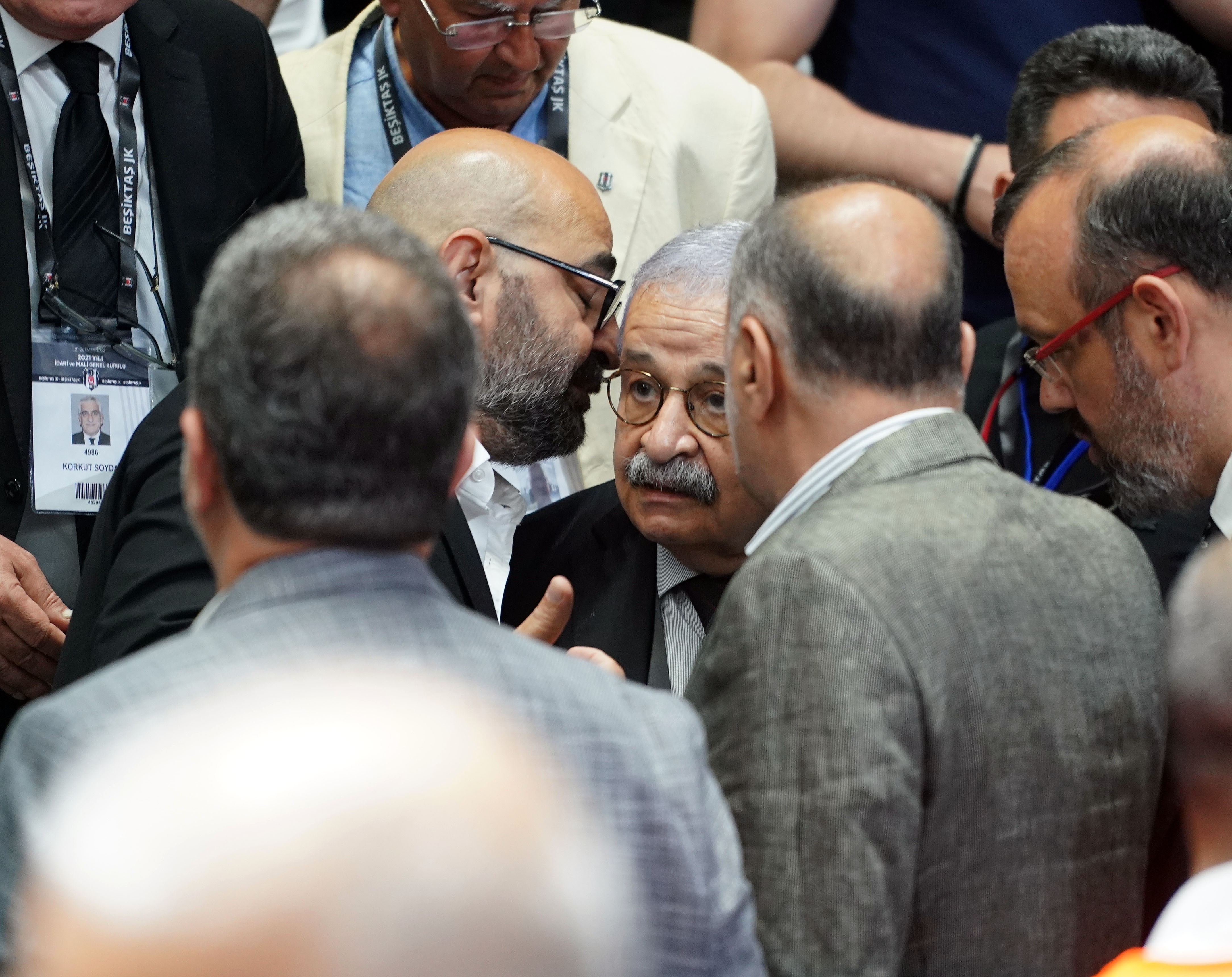 Beşiktaş kongresinde kavga